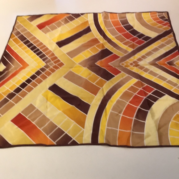 4 designer silk scarves - Picture 2 of 8